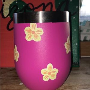 hand painted tumblr with transportable lid